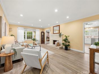 415 W Acacia