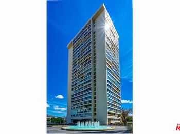 2220 Avenue Of The Stars