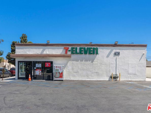 1960 Santa Fe Avenue, Long Beach CA 90810