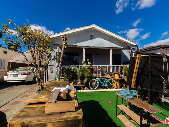 1141 E 84th Place, Los Angeles CA 90001