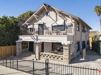 211 S Burlington Avenue