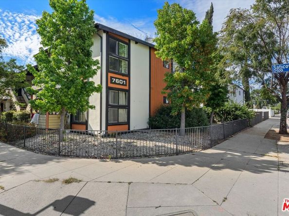 7601 Whitsett Avenue, North Hollywood CA 91605