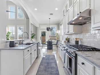 5000 Mission Oaks BLVD