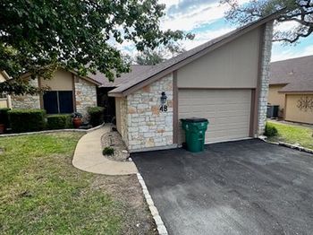 48 Oaks PL