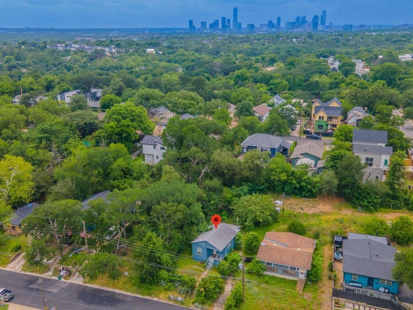 1408 Luna ST, Austin TX 78721