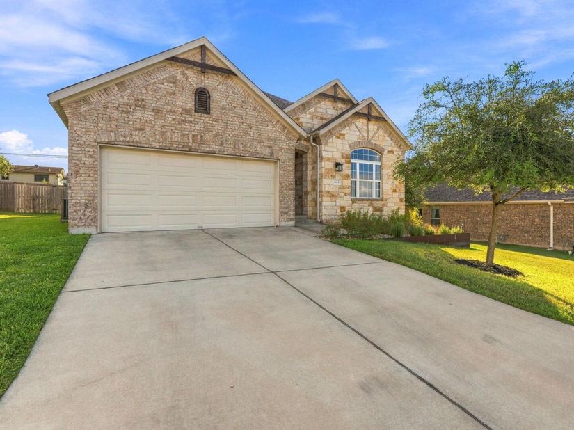 8505 Moccasin PATH, Austin TX 78736