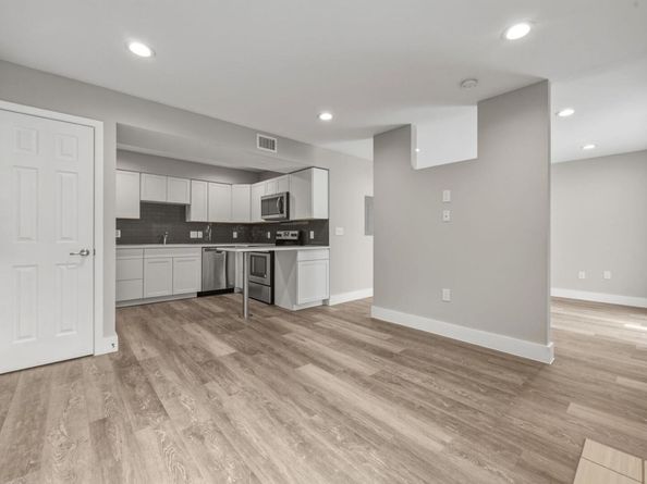 935 La Posada DR 144, Austin TX 78752