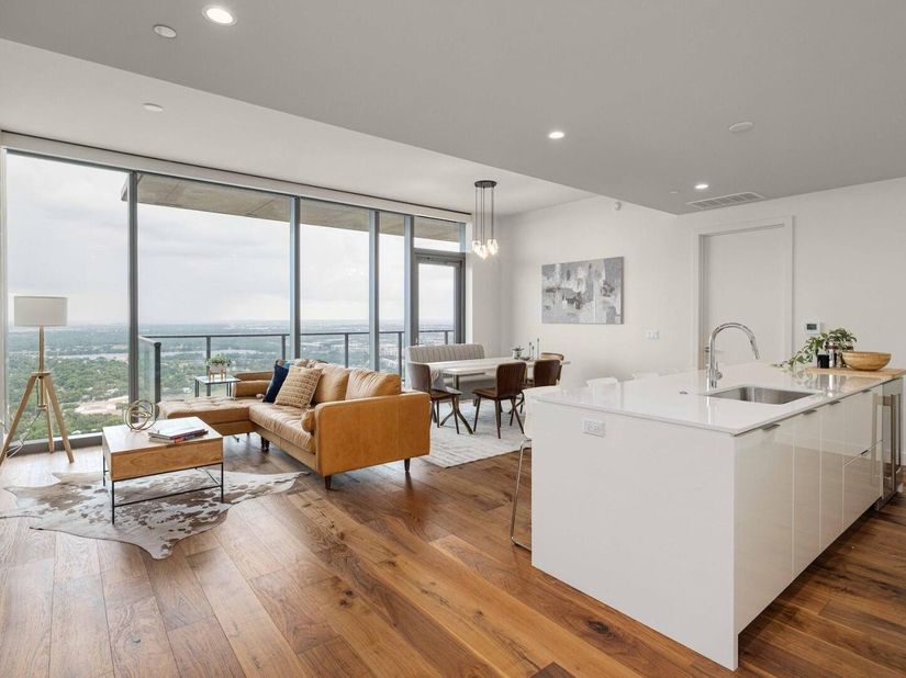 44 East Ave 4305, Austin TX 78701