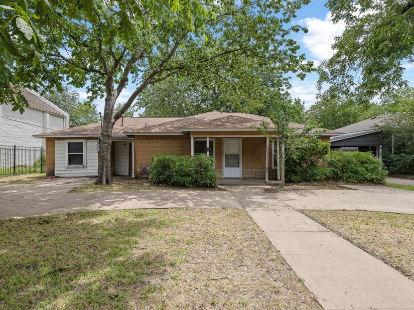 1205 S Church ST, Georgetown TX 78626