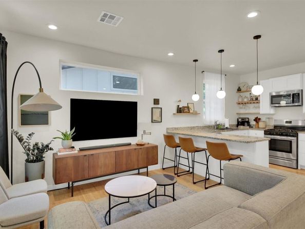 510 Blackson Ave 2, Austin TX 78752