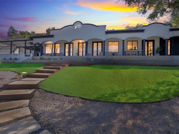 401 Rogart DR, Spicewood TX 78669