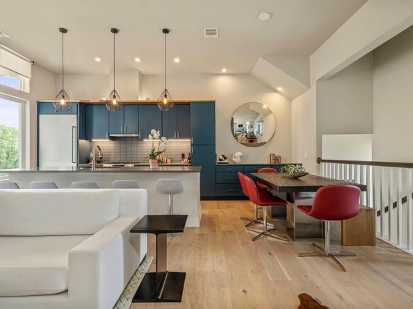 2300 Enfield RD 302, Austin TX 78703