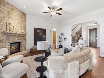 9205 Villa Norte DR