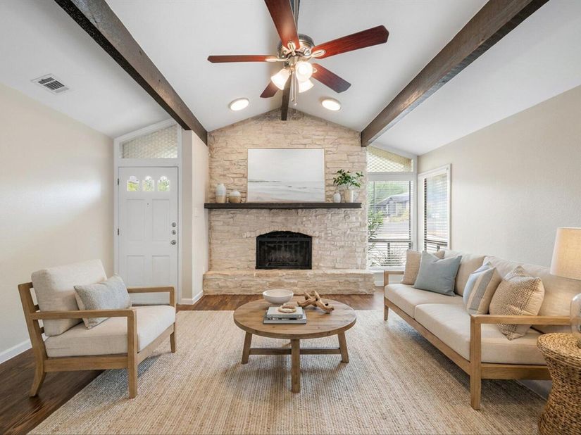 802 Riddlewood DR, Austin TX 78753