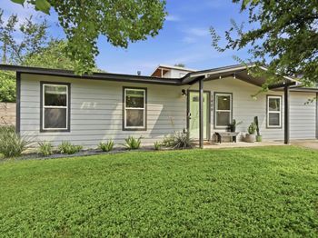 1406 Camelot CIR