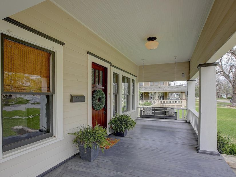 1806 S Main ST, Georgetown TX 78626