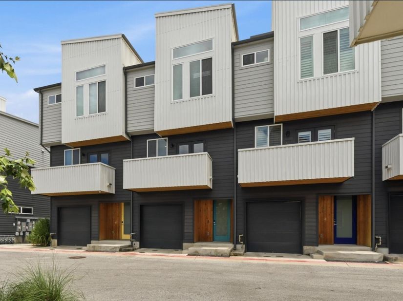 814 N. Bluff DR 93, Austin TX 78745