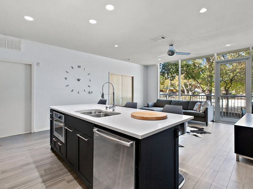 1600 Barton Springs RD 5110, Austin TX 78704
