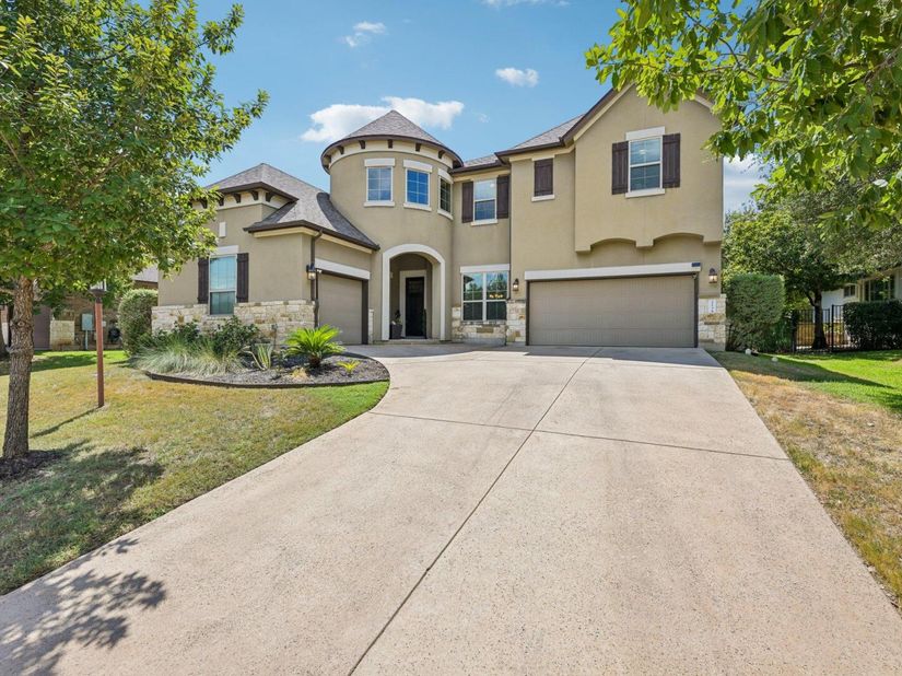 213 Lake Como DR, Lakeway TX 78734