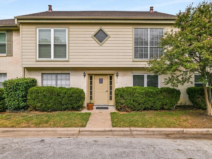745 E Oltorf ST E 201, Austin TX 78704