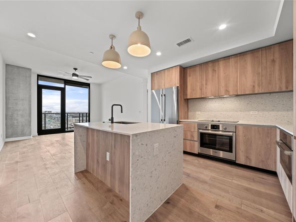 84 East Ave 2403, Austin TX 78701