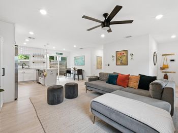 1406 Camelot CIR