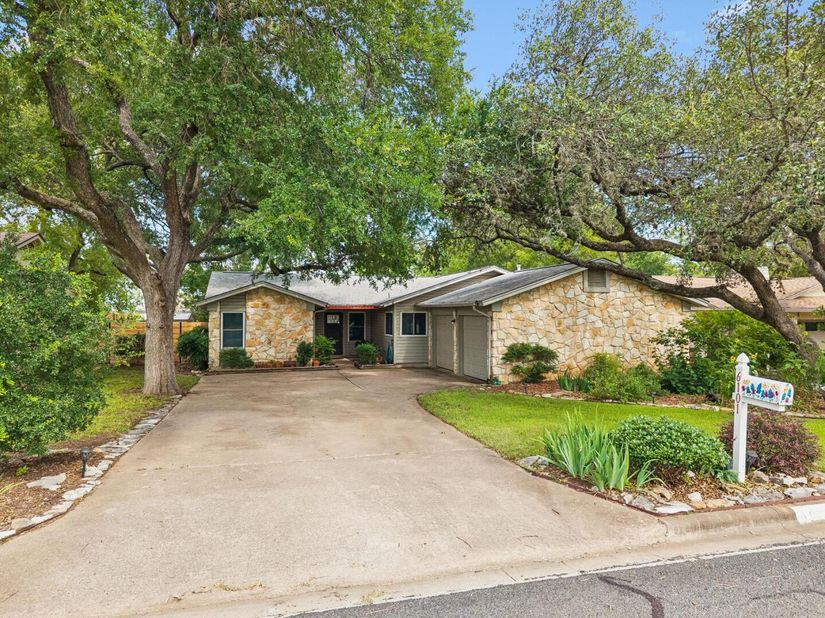 6101 Sun Vista DR, Austin TX 78749