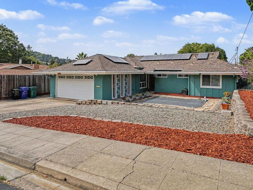 2455 Hermosa Street, Pinole CA 94564