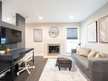 935 La Posada DR