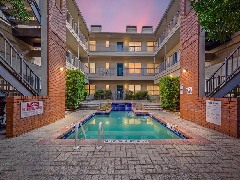 106 E 30th ST 308, Austin TX 78705