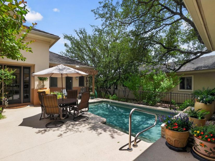 2305 Barton Creek BLVD 40, Austin TX 78735