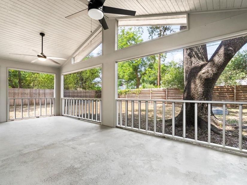 2600 Rogge LN, Austin TX 78723
