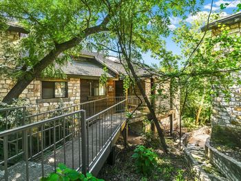 8200 Neely DR