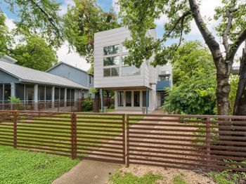 604 W Live Oak St