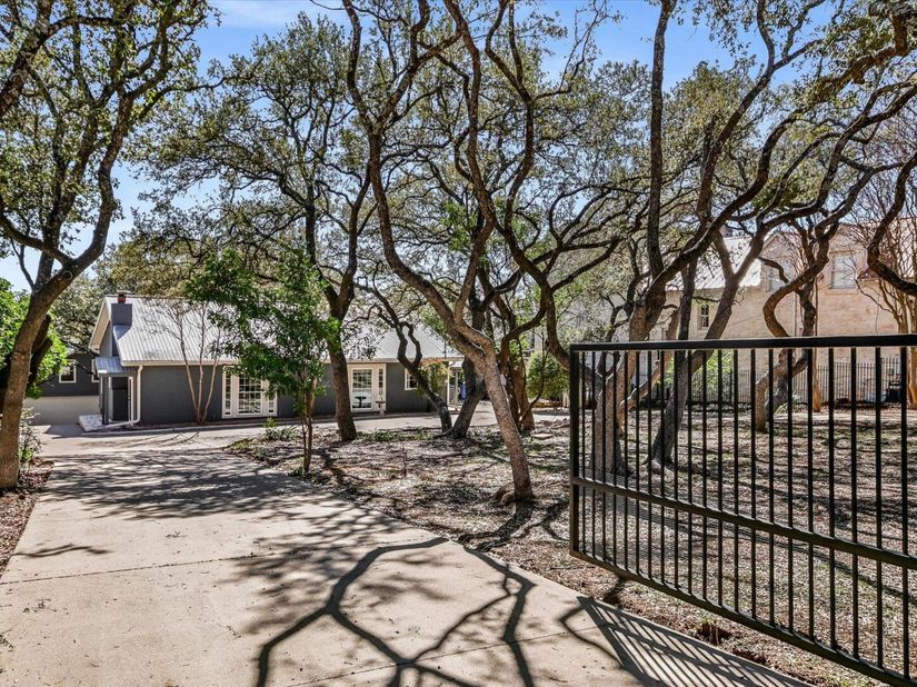 6111 Hudson Bend RD, Austin TX 78734