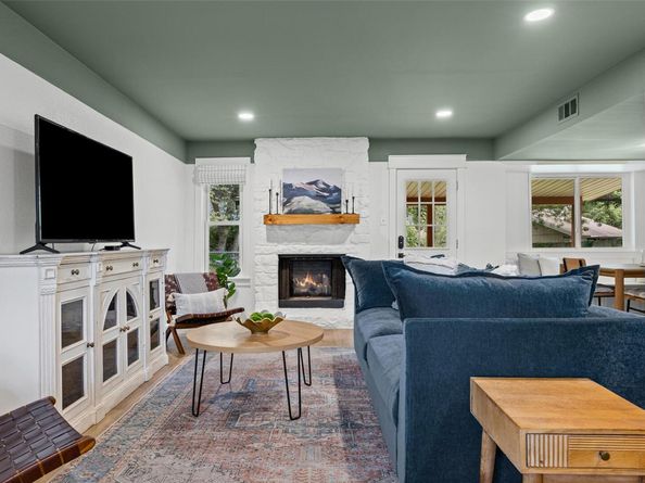 9737 Anderson Village DR, Austin TX 78729