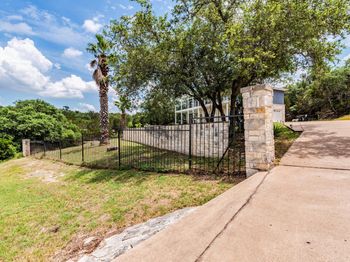 22401 Briarview DR