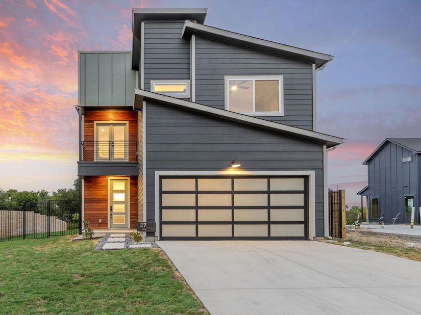 2708 Bristol DR, Austin TX 78723