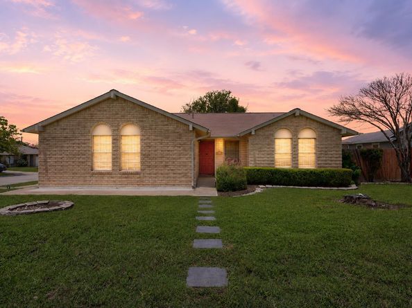 1006 Edgerly LN, Pflugerville TX 78660
