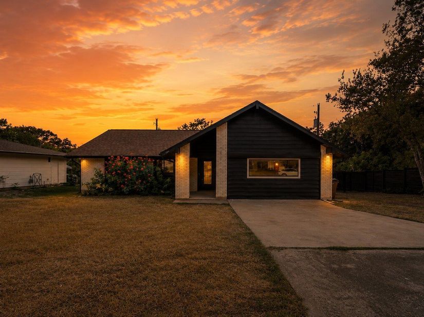 7304 Hartnell DR, Austin TX 78723
