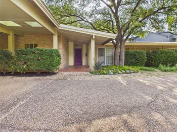 1202 Belmont PKWY