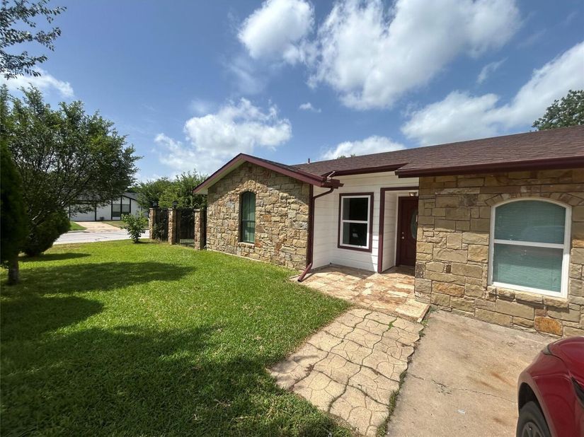1909 Heathwood CIR, Round Rock TX 78664
