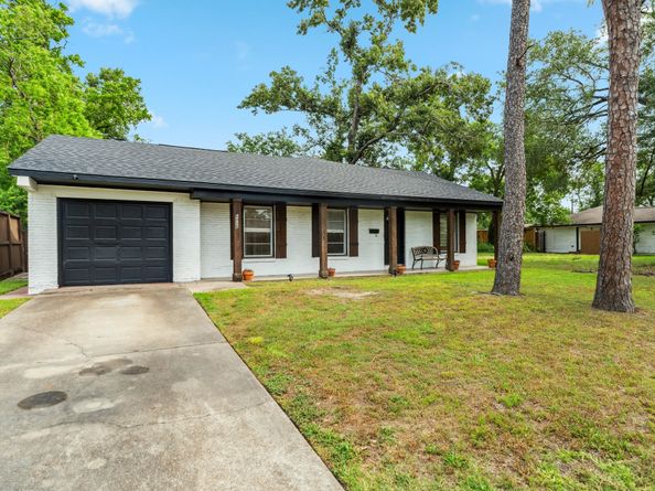 6038 Woodbrook Lane, Houston TX 77008