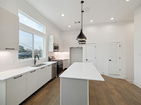 303 Marcella Street O, Houston TX 77091