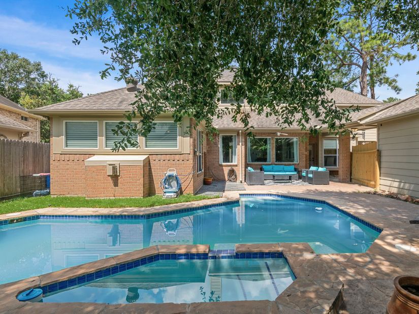 815 Chisel Point Drive, Houston TX 77094