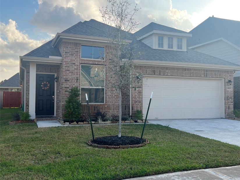 2923 Painted Sunrise Trail, Houston TX 77045