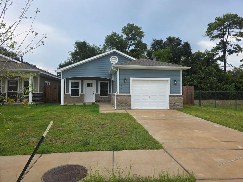 9904 Dipping Brook Street, Houston TX 77076