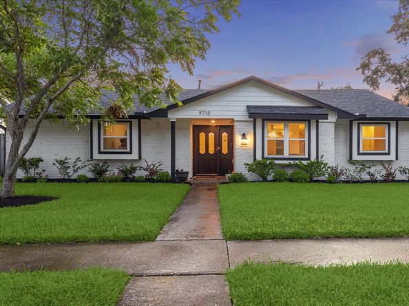 9710 Bob White Drive, Houston TX 77096