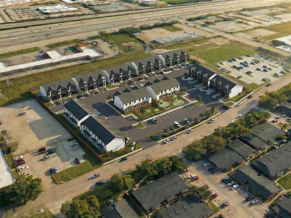 81 Northpoint Dr Building 9B, Houston TX 77060