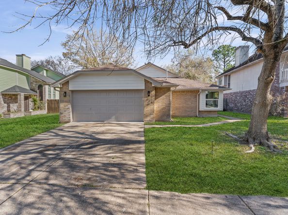 13838 Dentwood Drive, Houston TX 77014